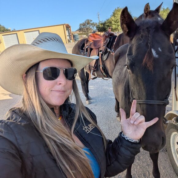 Meet your Posher, Bryn - Picture 1 of 1